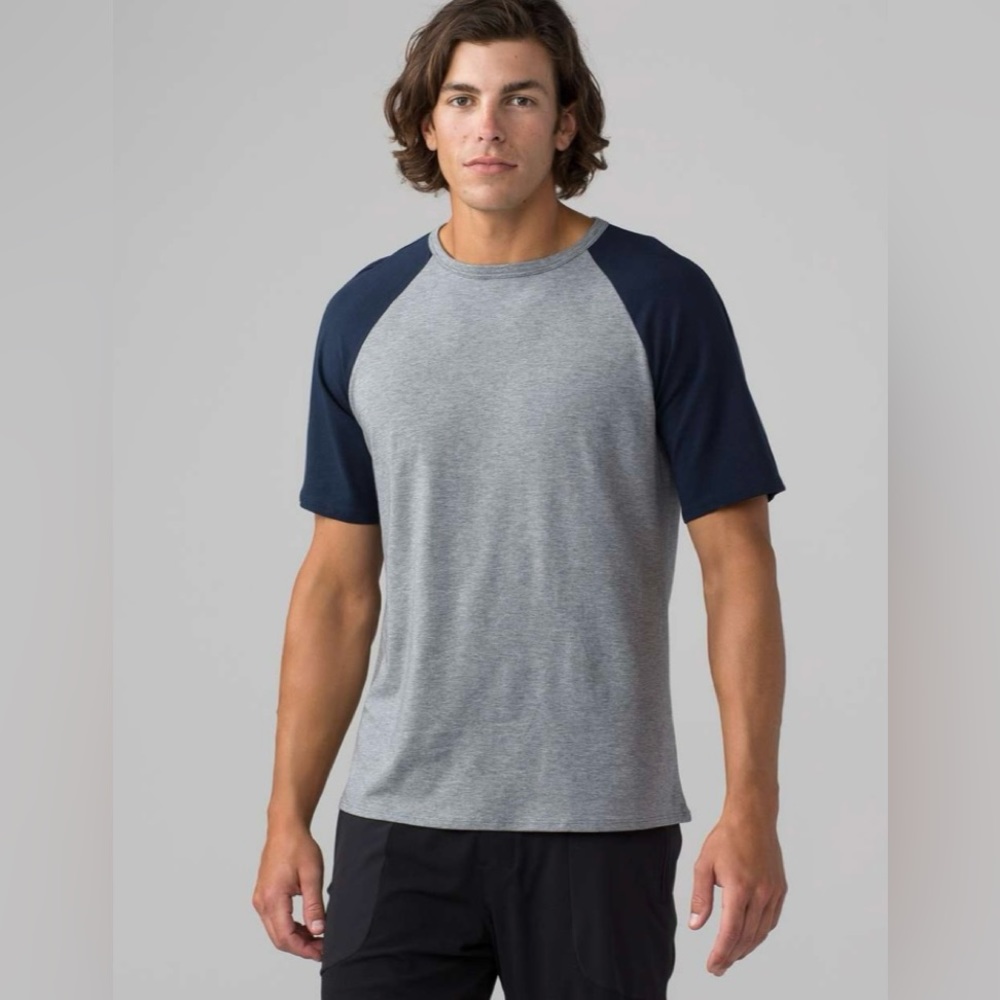 Lululemon Bodhi Short Sleeve Heathered Medium Grey / Nautical Navy size XL